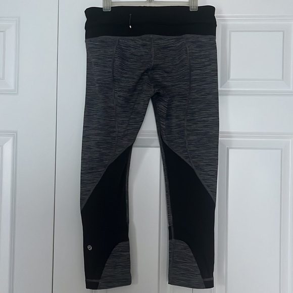 Lululemon Run Inspire Tight II- Crop- Legging- Size 6- 22” Inseam - Picture 5 of 7